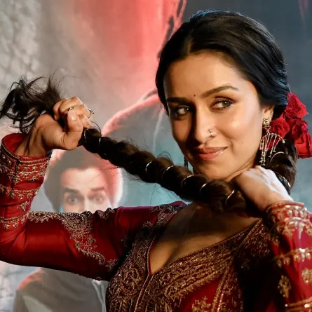 شرادها كابور تحضر إطلاق الأغنية الأولى من فيلم الرعب الكوميدي القادم "Stree 2" في مومباي ( Shraddha Kapoor attends the launch of the first song of her upcoming comedy horror film ‘Stree 2’ in Mumbai). مصدر الصورة: Sujit JAISWAL / AFP