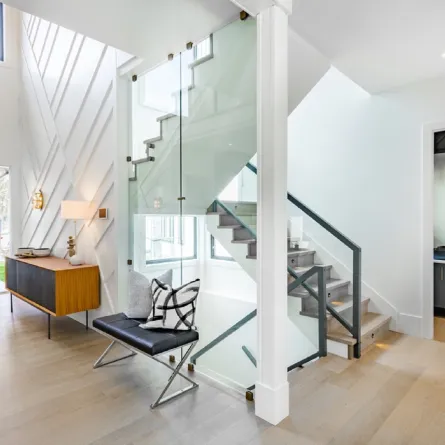 مدخل المنزل مع طاولة كونسول