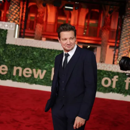 جيريمي رينر في مهرجان البحر الأحمر السينمائي الدولي 2024 في جدة، المملكة العربية السعودية (Jeremy Renner at the Red Sea International Film Festival 2024 in Jeddah, Saudi Arabia). مصدر الصورة: Ernesto S. Ruscio/Getty Images for The Red Sea International Film Festival