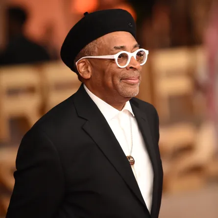 سبايك لي في حفل افتتاح مهرجان البحر الأحمر السينمائي الدولي 2024 في جدة، المملكة العربية السعودية (Spike Lee at the Opening Ceremony at the Red Sea International Film Festival 2024 in Jeddah, Saudi Arabia. Tim P). مصدر الصورة: Whitby/Getty Images for The Red Sea International Film Festival