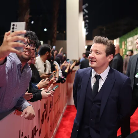 جيريمي رينر في مهرجان البحر الأحمر السينمائي الدولي 2024 في جدة- الصورة خاصة لسيدتي