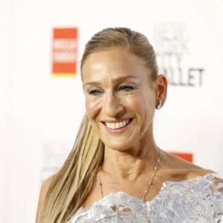سارة جيسيكا باركر في مسرح ديفيد إتش كوخ في مركز لينكولن في مدينة نيويورك (Sarah Jessica Parker at David H. Koch Theater at Lincoln Center in New York City). مصدر الصورة: John Lamparski/Getty Images/AFP