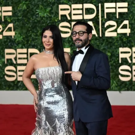 الفنانة منى زكي وزوجها الفنان أحمد حلمي على السجادة الحمراء لمهرجان البحر الأحمر السينمائي 2024- الصورة خاصة لـ«سيدتي» تصوير بشير صالح