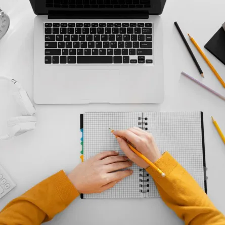 التوفيق بين الدراسة والعمل 