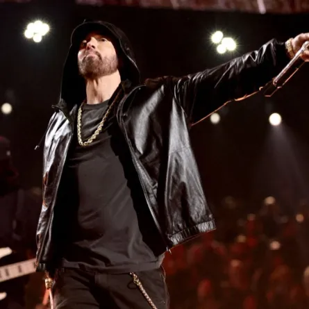 ايمنيم Eminem Theo Wargo/Getty Images for The Rock and Roll Hall of Fame/AFP (Photo by Theo Wargo / GETTY IMAGES NORTH AMERICA / Getty Images via AFP)