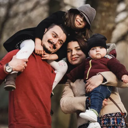 صورة لأسرة سعيدة