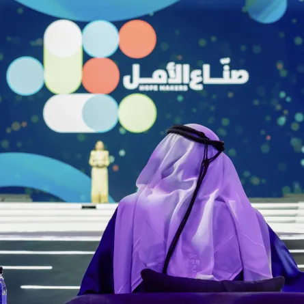 الشيخ محمد بن راشد آل مكتوم يبحث عن صناع الأمل. الصورة من wam