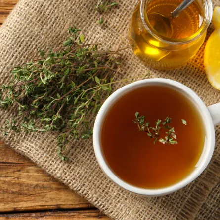 تعمل مركّبات الفلافونويد المتواجدة في الزعتر البري على تهدئة السعال