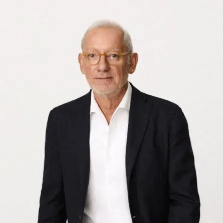 ( LLUIS GENE / AFPمصدر الصورة ) مؤسس مجموعة مانغو Mango  أيزاك أنديك Isaac Andik