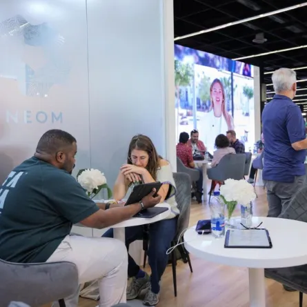 تعد مسرعة أعمال "ليفل أب"، إحدى مبادرات نيوم التي تهدف إلى دعم الشركات الناشئة المحلية في قطاع الألعاب الإلكترونية، وإحداث نقلةٍ نوعية في القطاع داخل المملكة