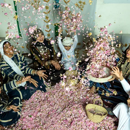 من بوابة اليونسكو ورد الطائف والحناء والسمسمية إلى العالمية