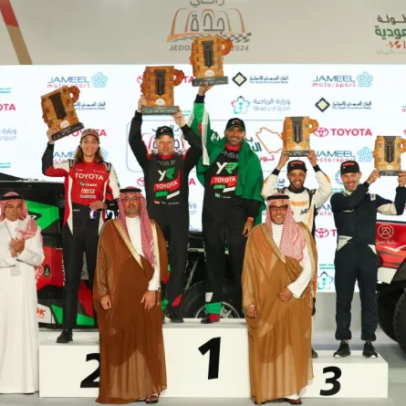 تتويج الفائزين بالمراكز الأولي في رالي جدة تويوتا 2024