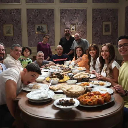 كواليس مسلسل موضوع عائلي -الصورة من المركز الإعلامي لقناة mbc