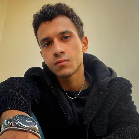 الفنان عصام عمر