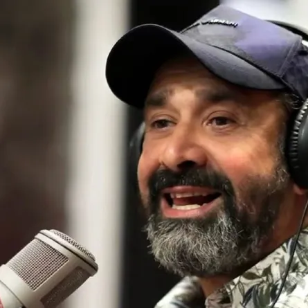 قبل عرضها بساعات.. برومو مسرحية الباشا لكريم عبد العزيز يتصدر الترند 