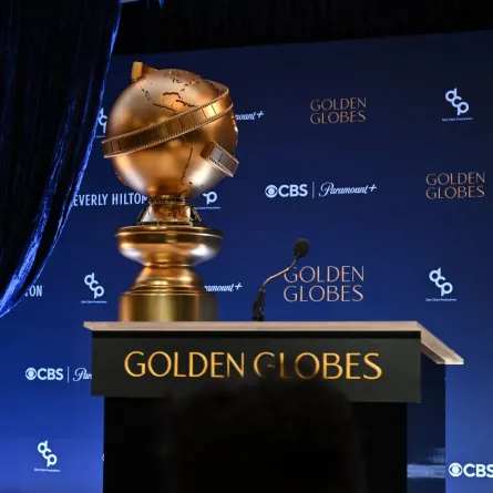 حفل غولدن غلوب 2024 General view of the stage during the nominations announcement for the 82nd Golden Globe Awards 2024 (Photo by Robyn Beck / AFP)