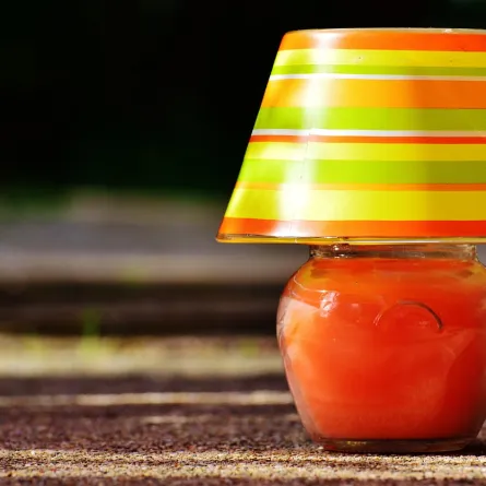 أباجورة ملونة