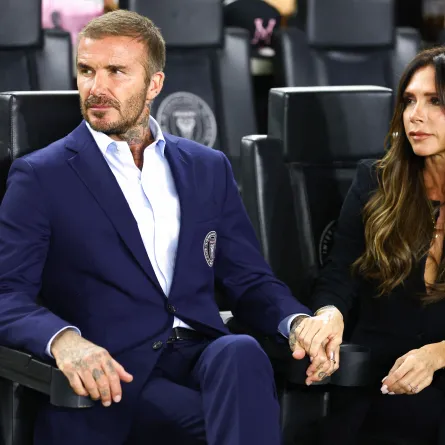 ديفيد بيكهام وفيكتوريا بيكهام في فورت لودرديل بولاية فلوريدا ( David Beckham and Victoria Beckham in Fort Lauderdale, Florida. ). مصدر الصورة: Megan Briggs / GETTY IMAGES NORTH AMERICA / Getty Images via AFP