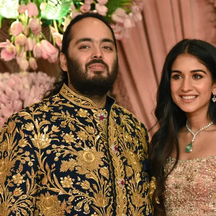 راديكا ميرشانت Radhika Merchant مع أنانت أمباني Anant Ambani (مصدر الصورة: SUJIT JAISWAL / AFP)
