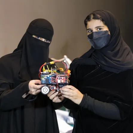 بمشاركة 15 فريقًا سعوديًا.. بدء المنافسات في الأولمبياد العالمي للروبوت WRO 2024-الصورة من واس