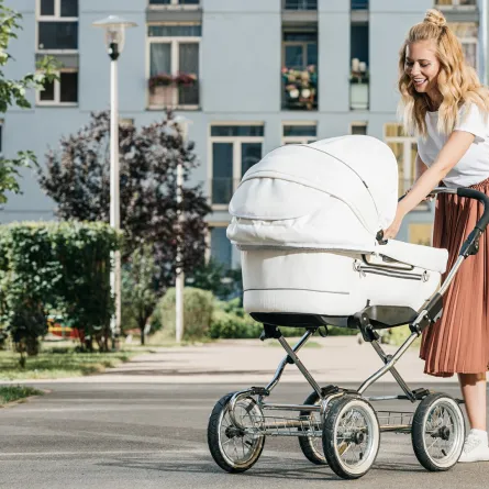 خروج الطفل للمرة الأولى