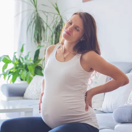 صورة لحامل قلقة حول طريقة ولادتها