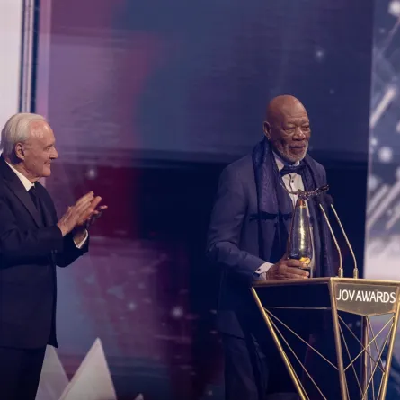 مورجان فريمان يتسلم جائزة الإنجاز مدى الحياة - الصورة من المركز الإعلامي لمجموعة MBC