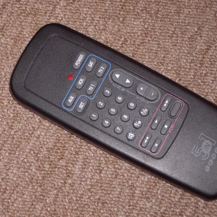 جهاز قديم للتحكم عن بعد