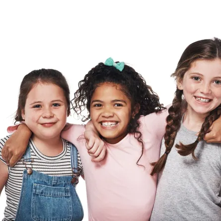 صورة ثلاث فتيات