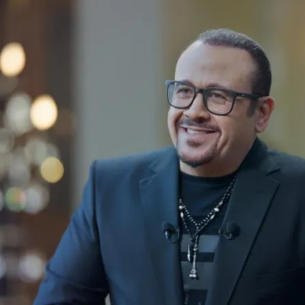 مفاجآت للجمهور في 2025.. هشام عباس يستعد لفيلم من تأليفه