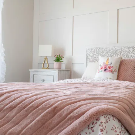 إزالة الفوضى من غرفة النوم 