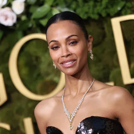 زوي سالدانا في حفل توزيع جوائز غولدن غلوب ال82 (Zoe Saldana  at the 82nd annual Golden Globe Awards ). مصدر الصورة:Etienne Laurent / AFP