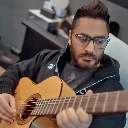 كواليس أغنية فعلاً مابيتنسيش-  الصورة من حساب محبي تامر حسني على إنستغرام