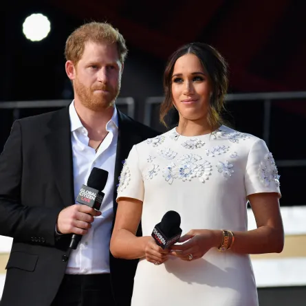 الأمير هاري وميغان ماركل خلال عام 2021 في مدينة نيويورك (Prince Harry and Meghan Markle during the 2021 in New York City). مصدر الصورة: Angela Weiss / AFP