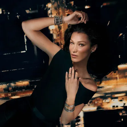 بيلا حديد في حملة شوبارد Chopard - الصورة من المكتب الاعلامي للعلامة 