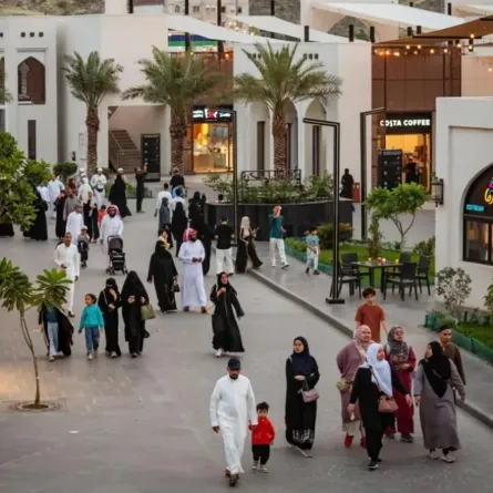 ميدان التحديات بحي حراء الثقافي يثري الزوار بفعاليات ثقافية متنوعة 