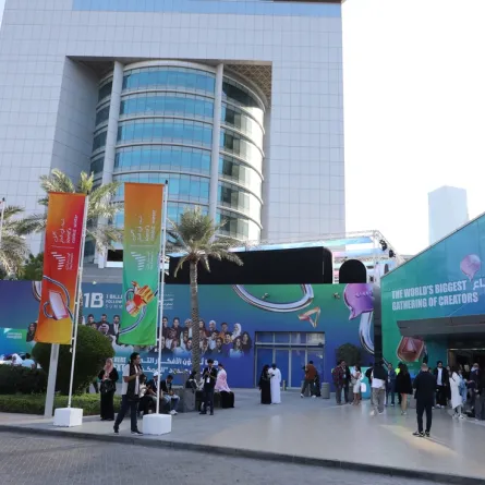 تحت أنظار الشيخ محمد بن راشد انطلاقة مذهلة لقمة المليار متابع 2025