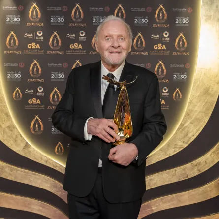 السير أنتوني هوبكنز من حفل Joy Awards 2024 - الصورة من المكتب الإعلامي لمجموعة MBC