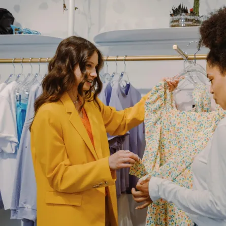 تفسير حُلم شراء ملابس جديدة في المنام