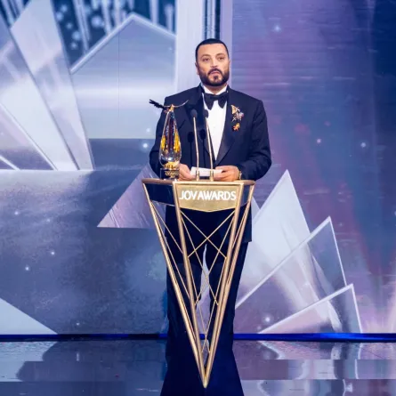 المصمم زهير مراد يلقي كلمة بمناسبة تكريمه- مصدر الصورة: المركز الإعلامي لمجموعة MBC