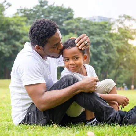صورة لأب مع طفله