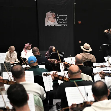 أحلام مع الفرقة الموسيقية في بروفات حفلها -الصورة من المركز الاعلامي لـ بنش مارك