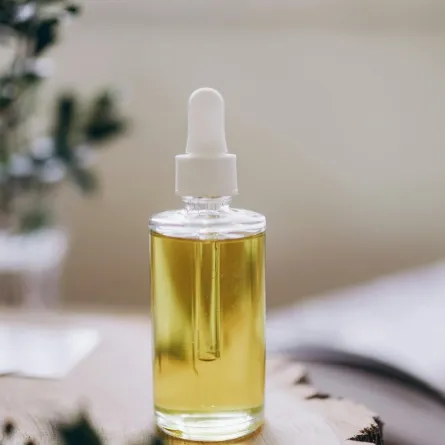 زيت الخروع لصحة الشعر والبشرة ولعلاج الالتهاب