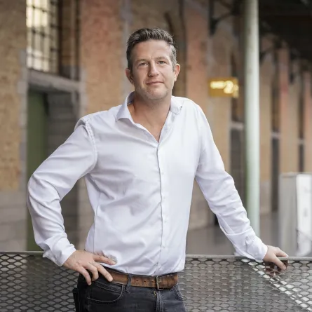 جيل بارمينتييه، المؤسس المشارك لمعرض بروكسل للسيراميك 