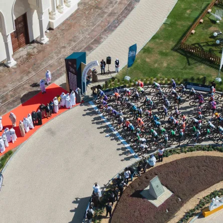 انطلاق الدورة العاشرة من طواف الشارقة. الصورة من مكتب الشارقة الإعلامي