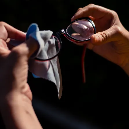 العناية بالنظارة الطبية