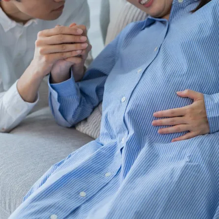 صورة لحامل تشكو بعض الآلام