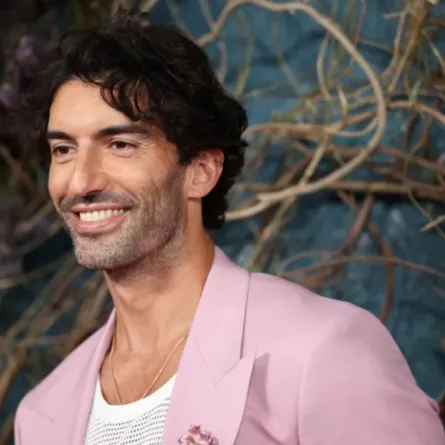 جاستن بالدوني Justin Baldoni- مصدر الصورة: (Photo by Charly TRIBALLEAU / AFP)