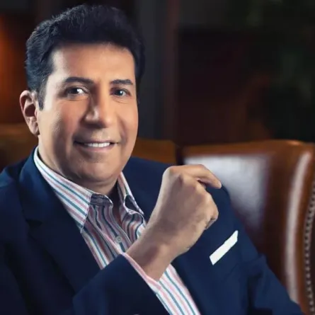 هاني رمزي- الصورة من صفحته الرسمية على الفيسبوك