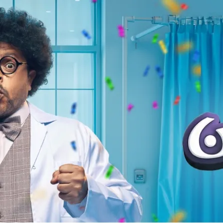 بوستر مسرحية المجانين لـ محمد هنيدي - الصورة من موقع الشركة المنظمة